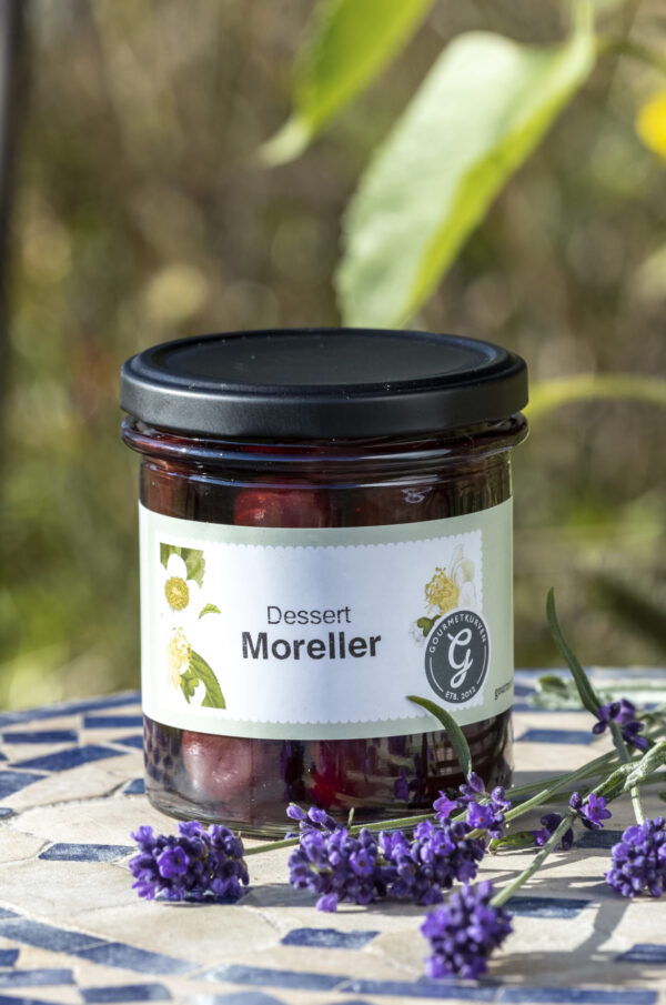 dessertmoreller-til is og kremfløte