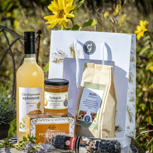 gavepose Mette med kaffe spekepølse og eplemost